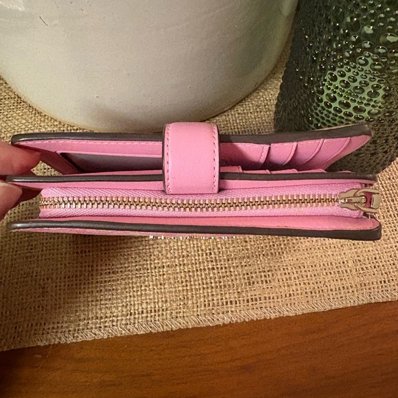 Kate Spade Flower Bifold Wallet - Picture 4 of 8